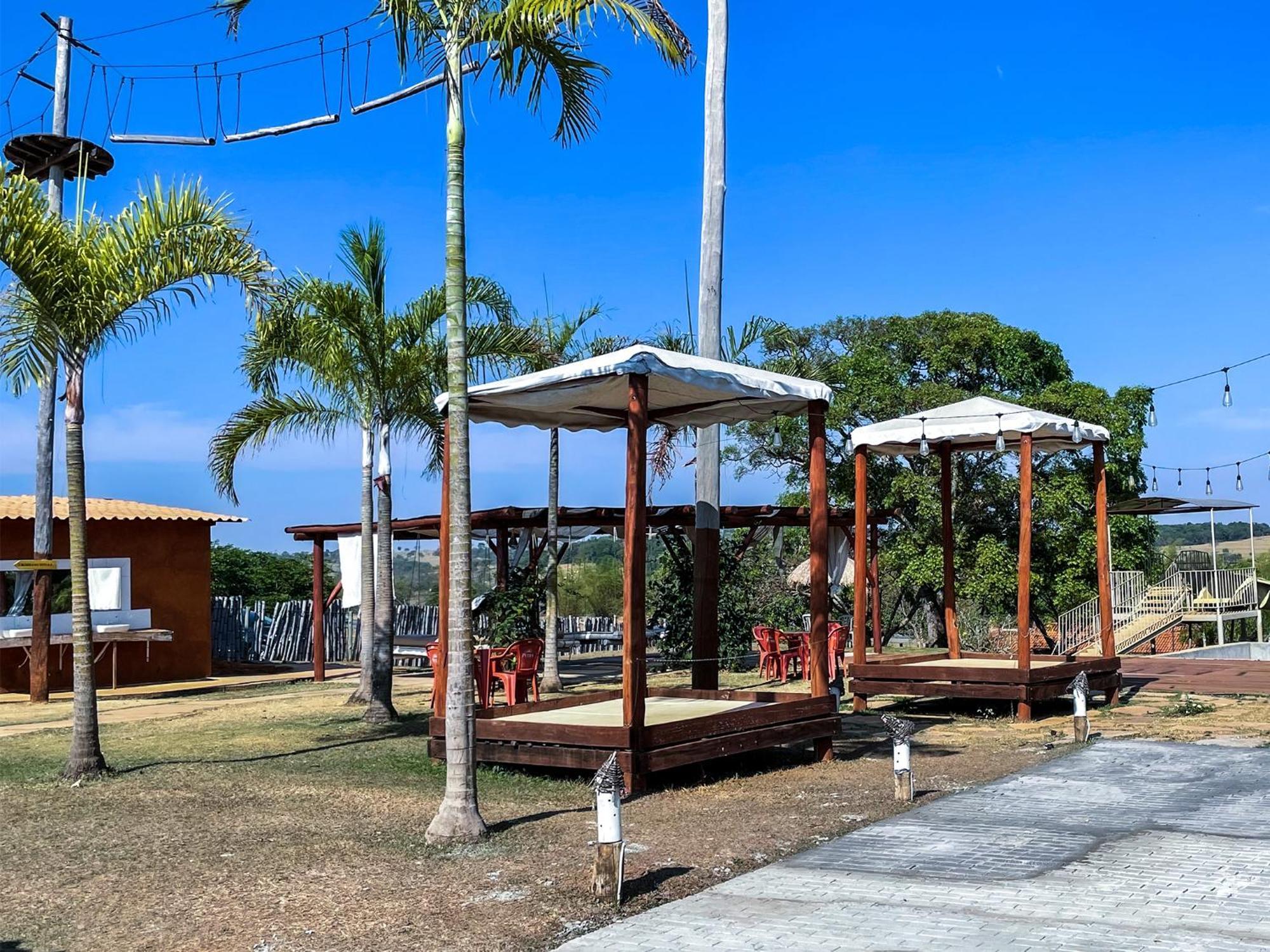 Ranchos 30 Fazenda Hotel Hidrolandia (Goias)